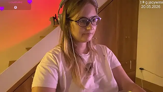 Snapshot of JacyWinslat chatting on 05.20.26 JacyWinslat online show from 05.20.26