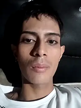 Snapshot of DOMINANTE_KLOE_ chatting on 03.05.25 DOMINANTE KLOE online show from 03.05.25