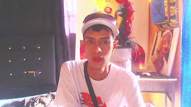 Snapshot of DOMINANTE_KLOE_ chatting on 03.15.25 DOMINANTE KLOE online show from 03.15.25