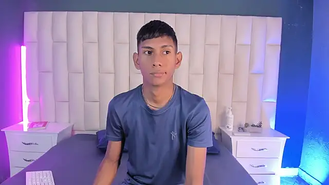 Nick Collins18 online show from 02.21.25