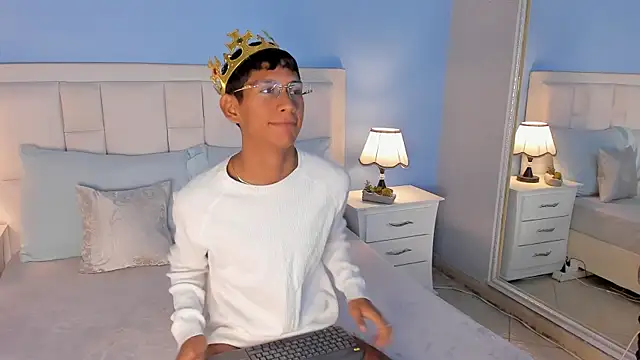 Nick Collins18 online show from 09.19.25