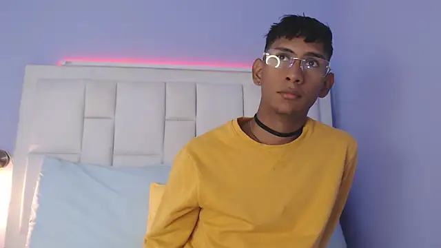 Nick Collins18 online show from 12.16.25