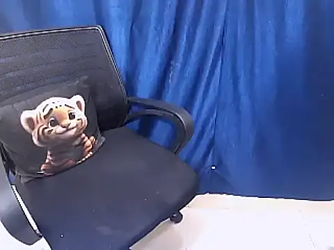 cutie-pie8 online show from 02.28.25