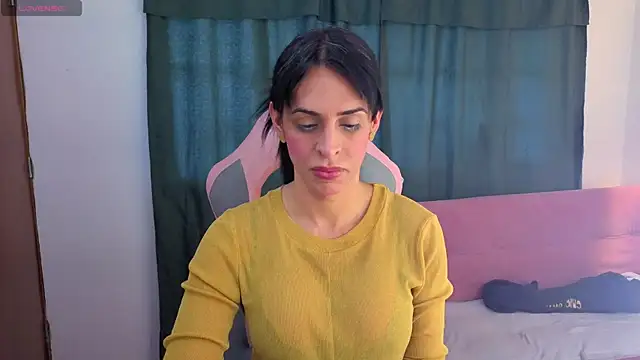 Snapshot of vittorialombardi__ chatting on 06.22.26 vittorialombardi online show from 06.22.26