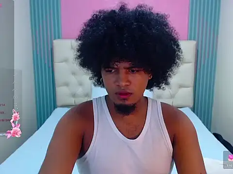 Snapshot of JaicobRuneer chatting on 10.12.25 JaicobRuneer online show from 10.12.25