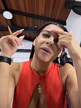 Snapshot of TiaraRosse chatting on 06.10.26 TiaraRosse online show from 06.10.26