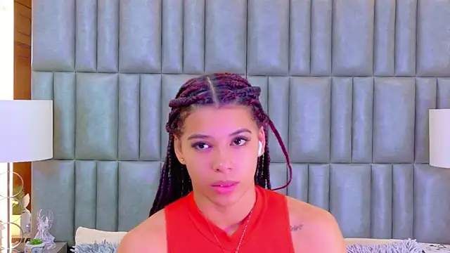Snapshot of TiaraRosse chatting on 06.19.26 TiaraRosse online show from 06.19.26