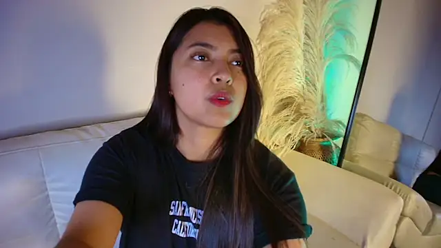 Rebeca Williams  online show from 02.05.25