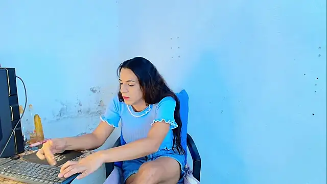 Snapshot of Oh_Tique chatting on 03.20.26 Oh Tique online show from 03.20.26