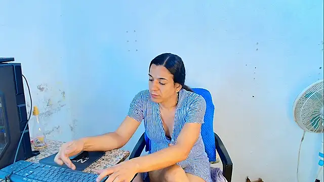 Snapshot of Oh_Tique chatting on 03.24.26 Oh Tique online show from 03.24.26