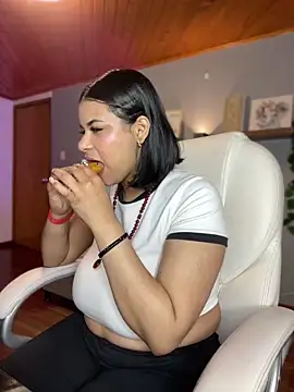 Snapshot of Isabella_boobd chatting on 01.11.25 Isabella boobd online show from 01.11.25