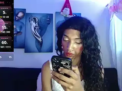 Snapshot of Maidi_ chatting on 12.31.24 Maidi online show from 12.31.24