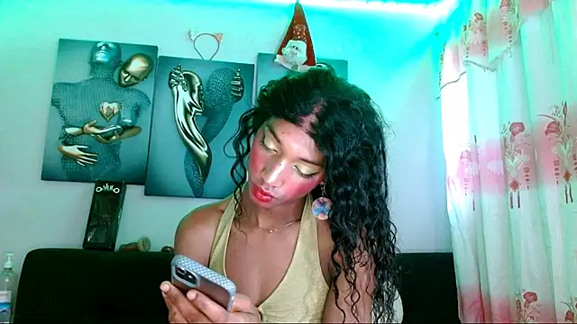 Snapshot of Maidi_ chatting on 02.12.25 Maidi online show from 02.12.25