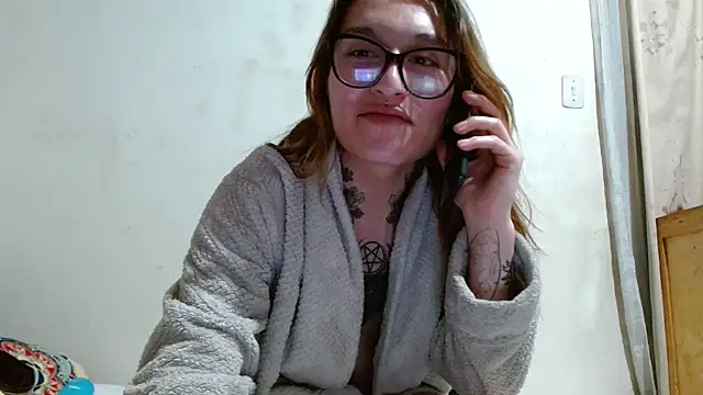 kittenlizz online show from 02.14.25