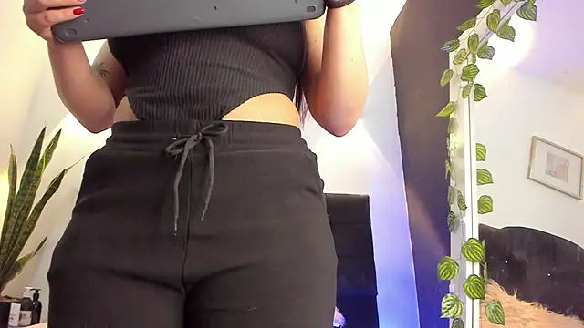 EmaJames25 online show from 01.14.25