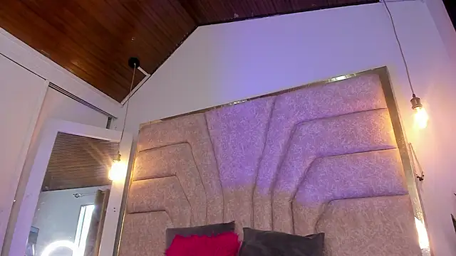 EmaJames25 online show from 02.21.26