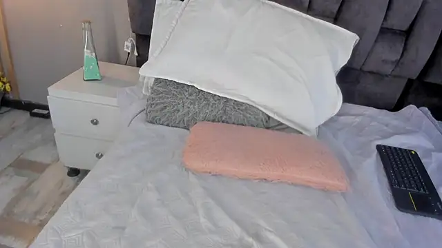 Snapshot of estefania__gomez chatting on 02.13.25 estefania gomez online show from 02.13.25