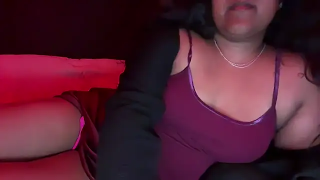 Snapshot of inarahh chatting on 02.18.26 inarahh online show from 02.18.26