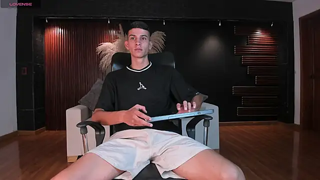 Aaron Scoot online show from 12.27.24