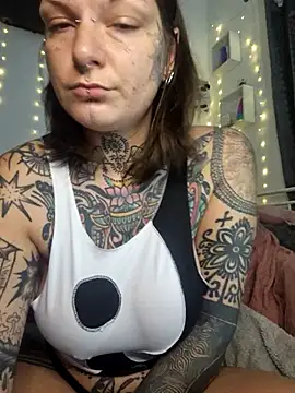 lizzardqueeen online show from 12.14.25