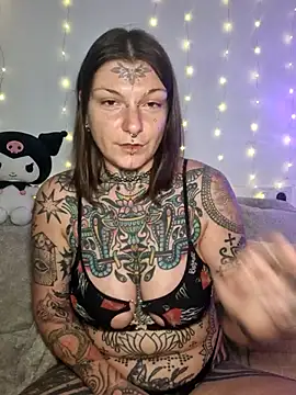 lizzardqueeen online show from 02.07.26