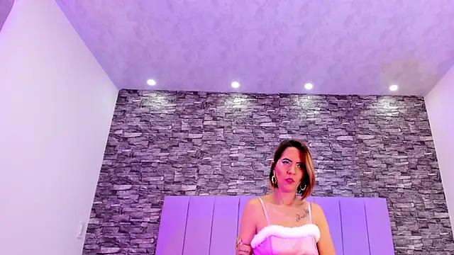 Snapshot of Aixa_hill1 chatting on 12.20.24 Aixa hill1 online show from 12.20.24