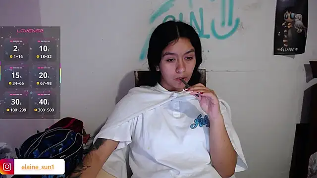 Snapshot of elaine_sun chatting on 03.06.25 elaine sun online show from 03.06.25