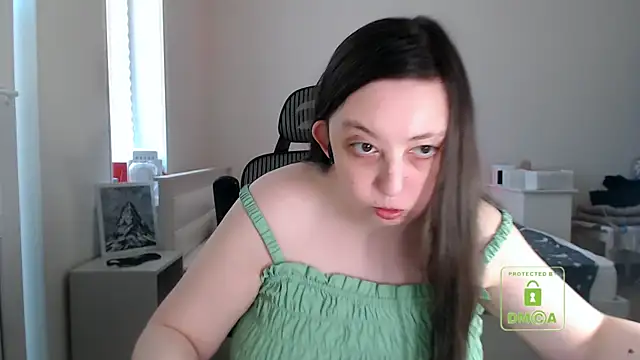 Snapshot of cute_and_hot chatting on 05.20.26 cute and hot online show from 05.20.26