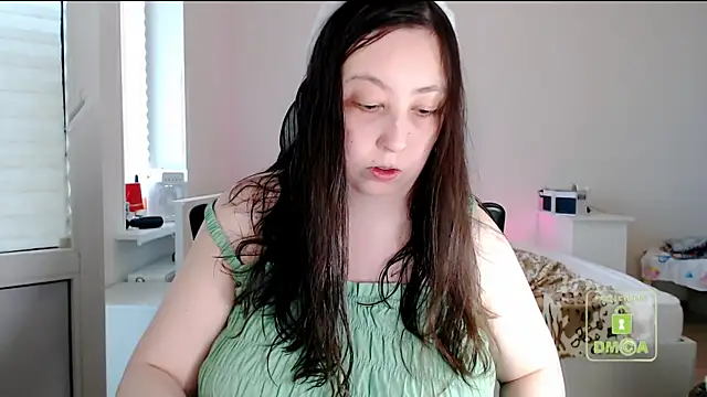 Snapshot of cute_and_hot chatting on 07.11.26 cute and hot online show from 07.11.26