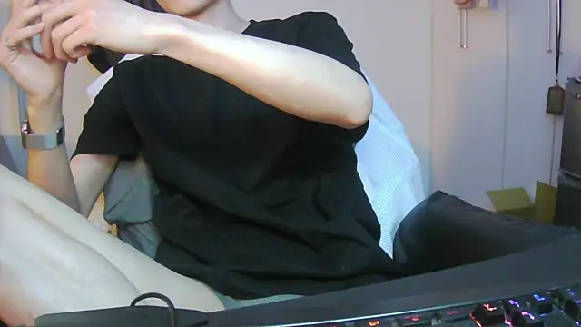 Snapshot of Ray175oo chatting on 06.21.26 Ray175oo online show from 06.21.26