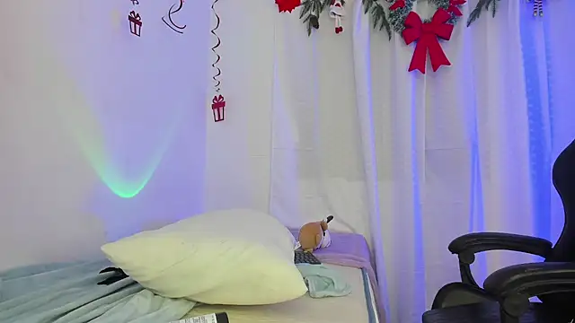 Snapshot of Lia_Petite1 chatting on 01.09.25 Lia Petite1 online show from 01.09.25