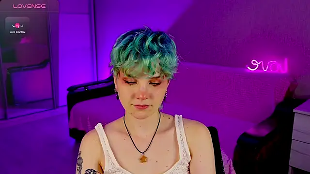 Snapshot of School_Love chatting on 12.29.24 School Love online show from 12.29.24