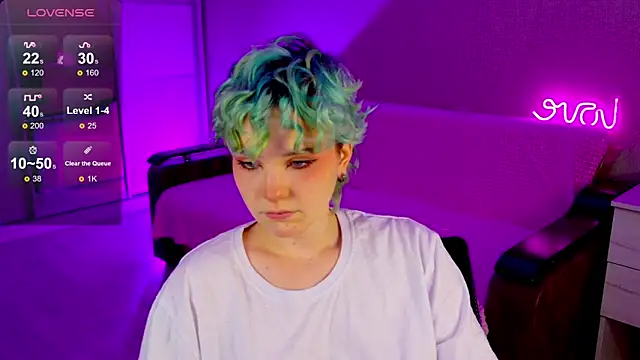 Snapshot of School_Love chatting on 01.08.25 School Love online show from 01.08.25