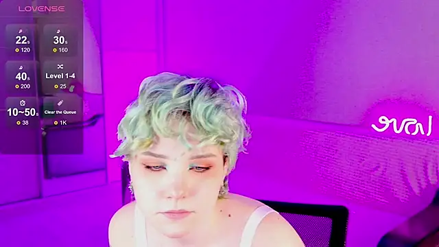 Snapshot of School_Love chatting on 01.31.25 School Love online show from 01.31.25