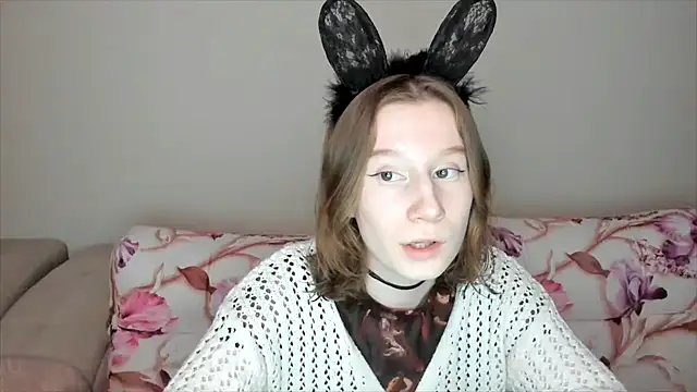 Snapshot of EnigmaSee chatting on 12.02.24 EnigmaSee online show from 12.02.24