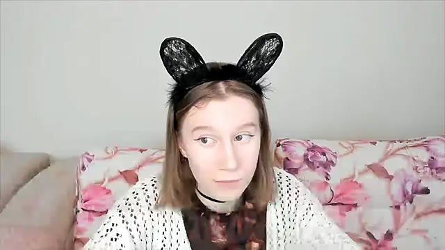 Snapshot of EnigmaSee chatting on 12.02.24 EnigmaSee online show from 12.02.24
