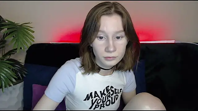 Snapshot of EnigmaSee chatting on 12.18.24 EnigmaSee online show from 12.18.24