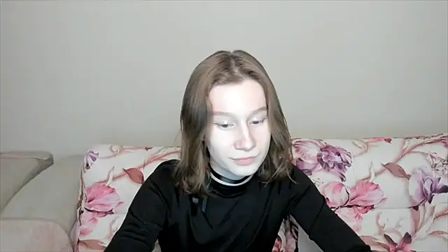 Snapshot of EnigmaSee chatting on 01.04.25 EnigmaSee online show from 01.04.25