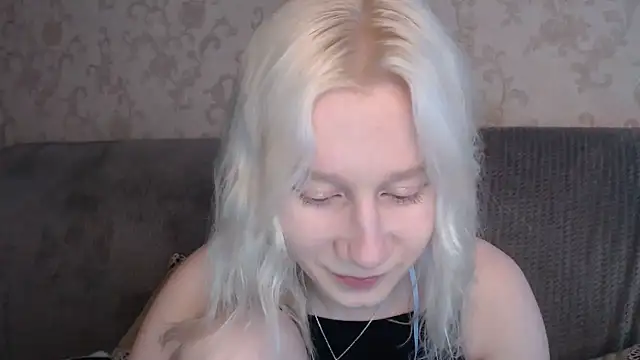 Snapshot of EnigmaSee chatting on 06.07.26 EnigmaSee online show from 06.07.26