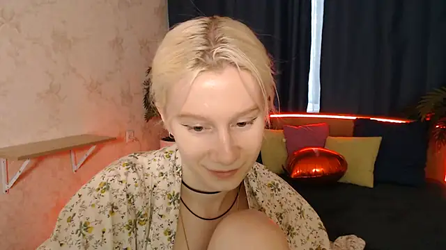Snapshot of EnigmaSee chatting on 07.15.26 EnigmaSee online show from 07.15.26