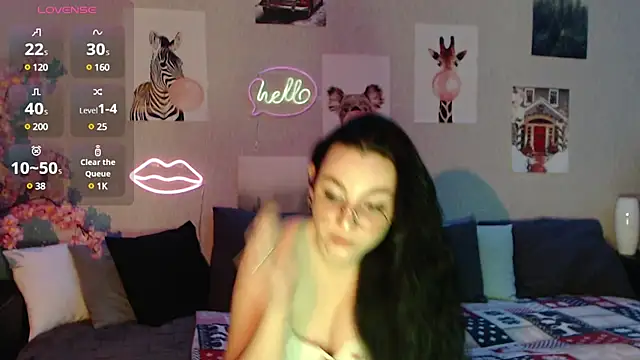 Fluffy Tiffy online show from 02.05.25