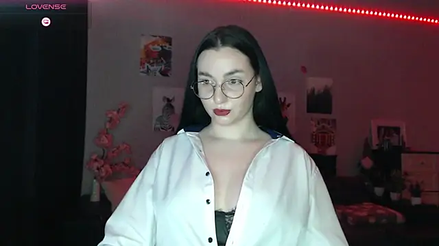 Fluffy Tiffy online show from 03.19.25