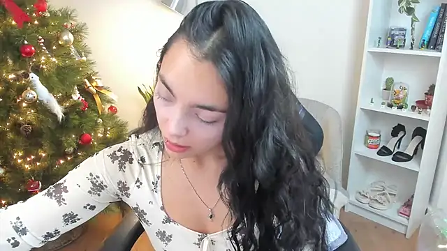  BellaEvans  online show from 12.04.25