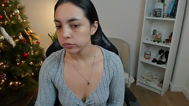  BellaEvans  online show from 12.18.25