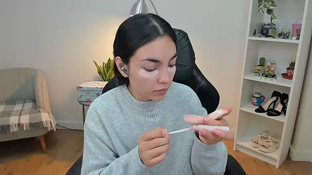  BellaEvans  online show from 02.28.26