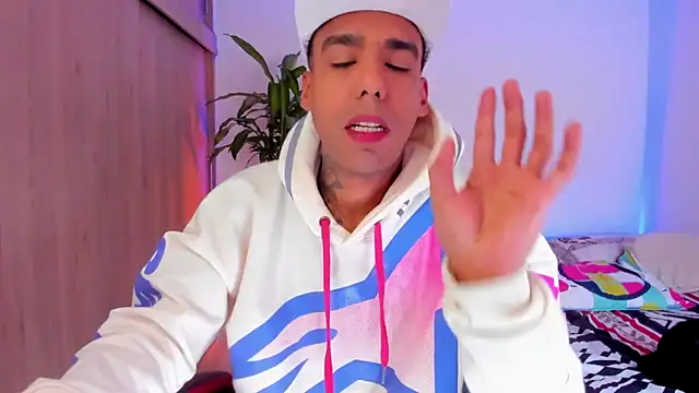 aldrinwhite online show from 04.06.26