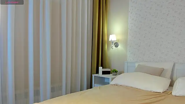 Anna Robinson online show from 02.21.25