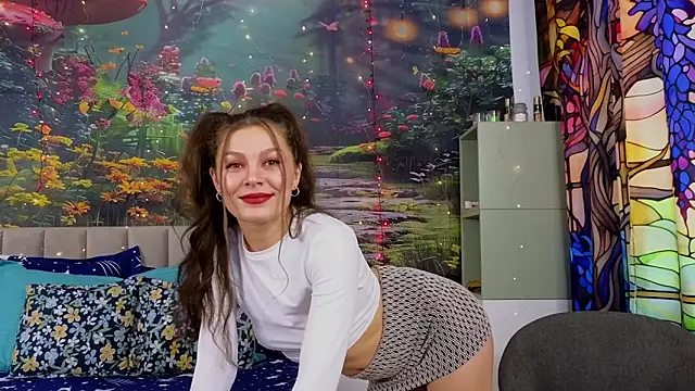 MadameDeFeu online show from 02.10.25