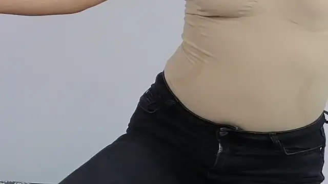 Snapshot of MadameDeFeu chatting on 02.19.26 MadameDeFeu online show from 02.19.26