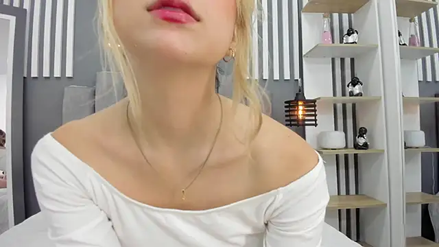 Snapshot of gabriela__gomez chatting on 02.03.25 gabriela gomez online show from 02.03.25